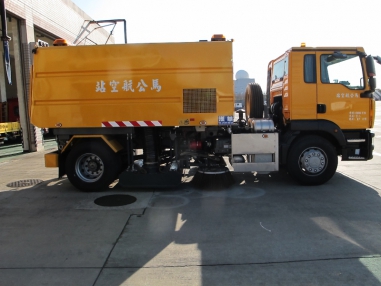 機場用掃街車(掃路車)ASV600 - 大來重工